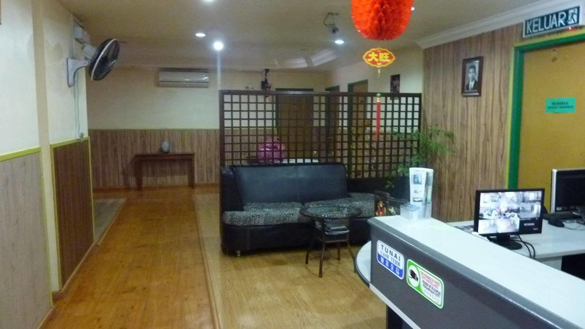 Hotel 7 Hung Hung 2*