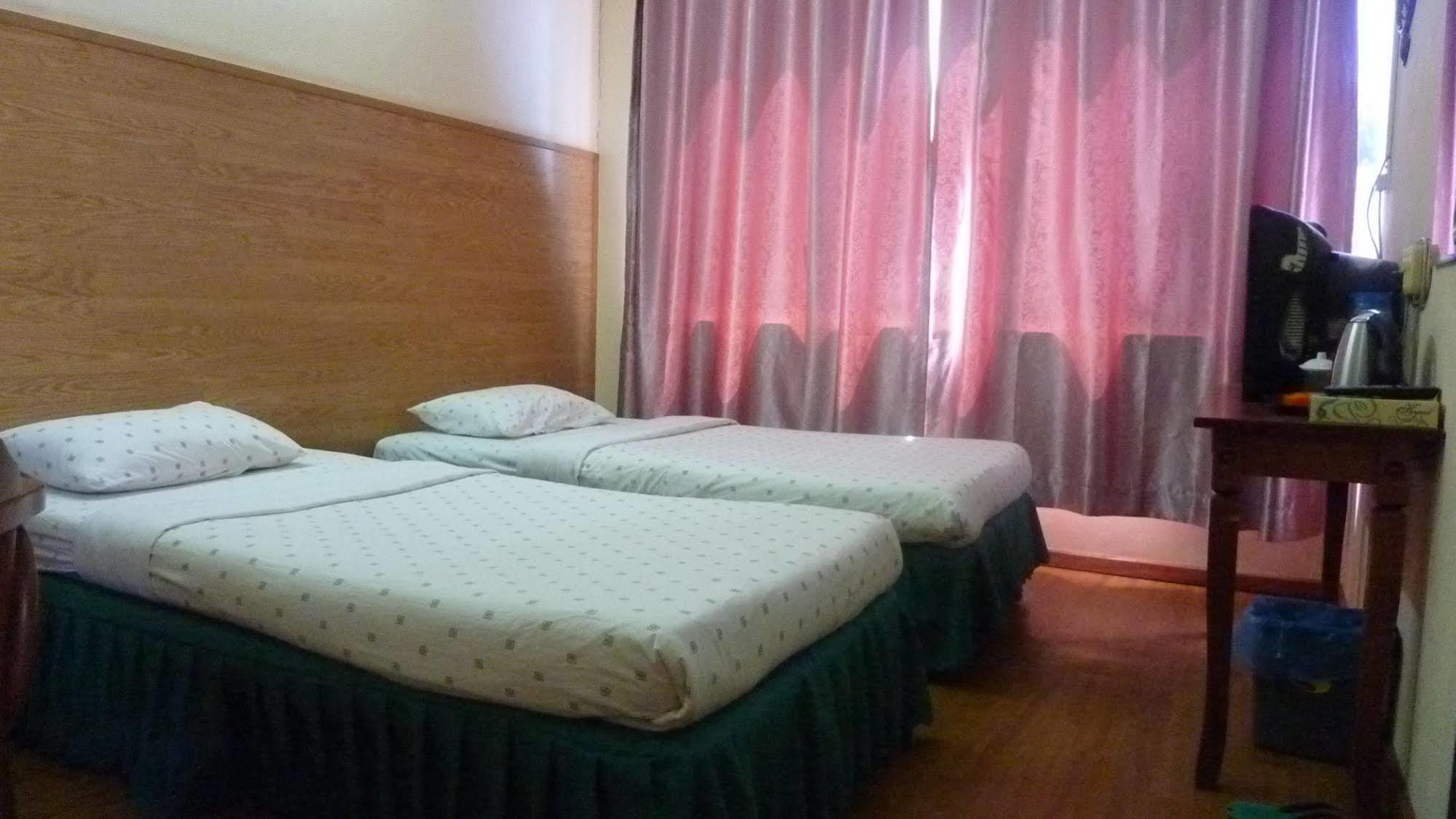 7 Hung Hung Hotel 2*