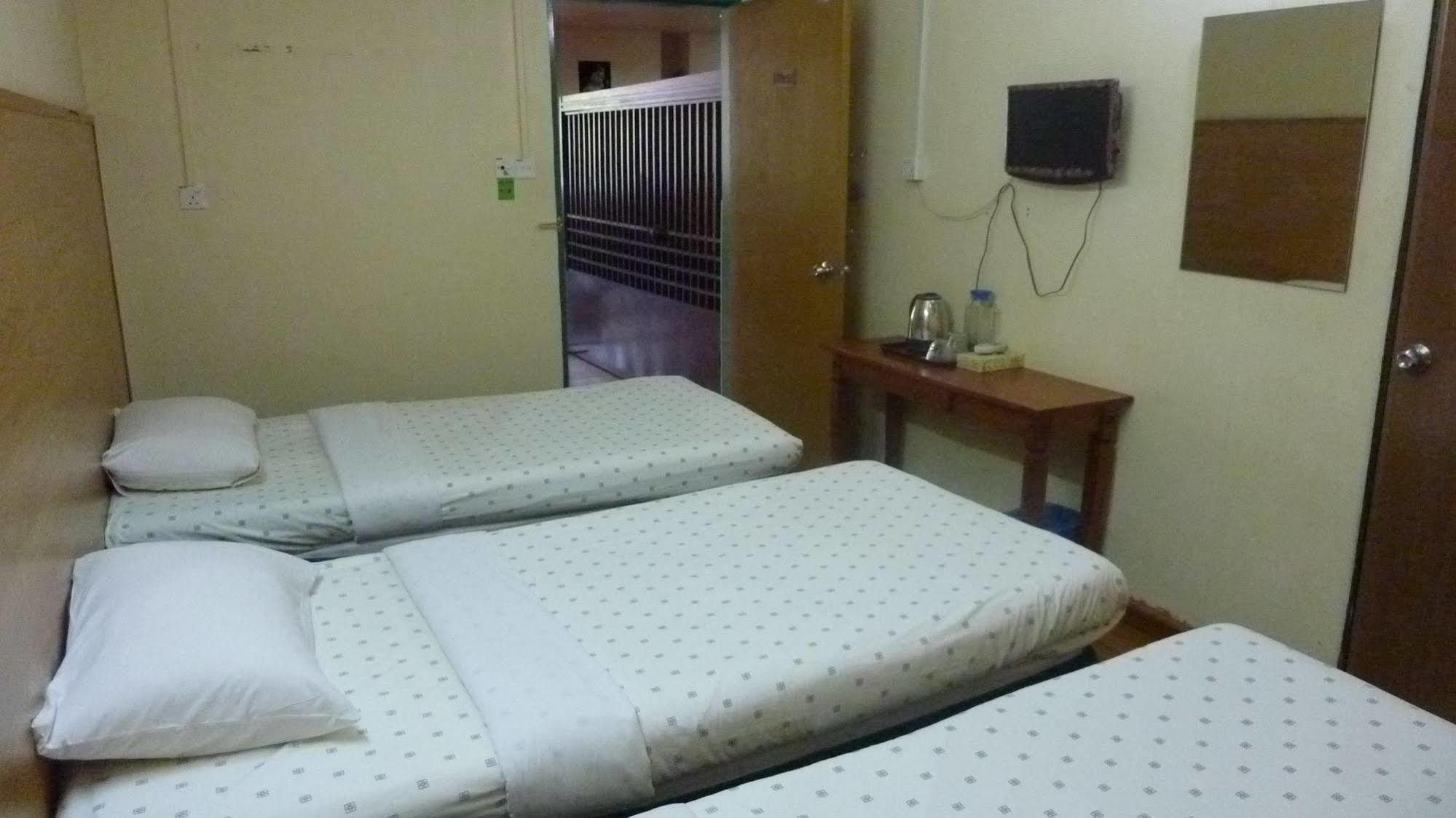 7 Hung Hung Hotel 2*