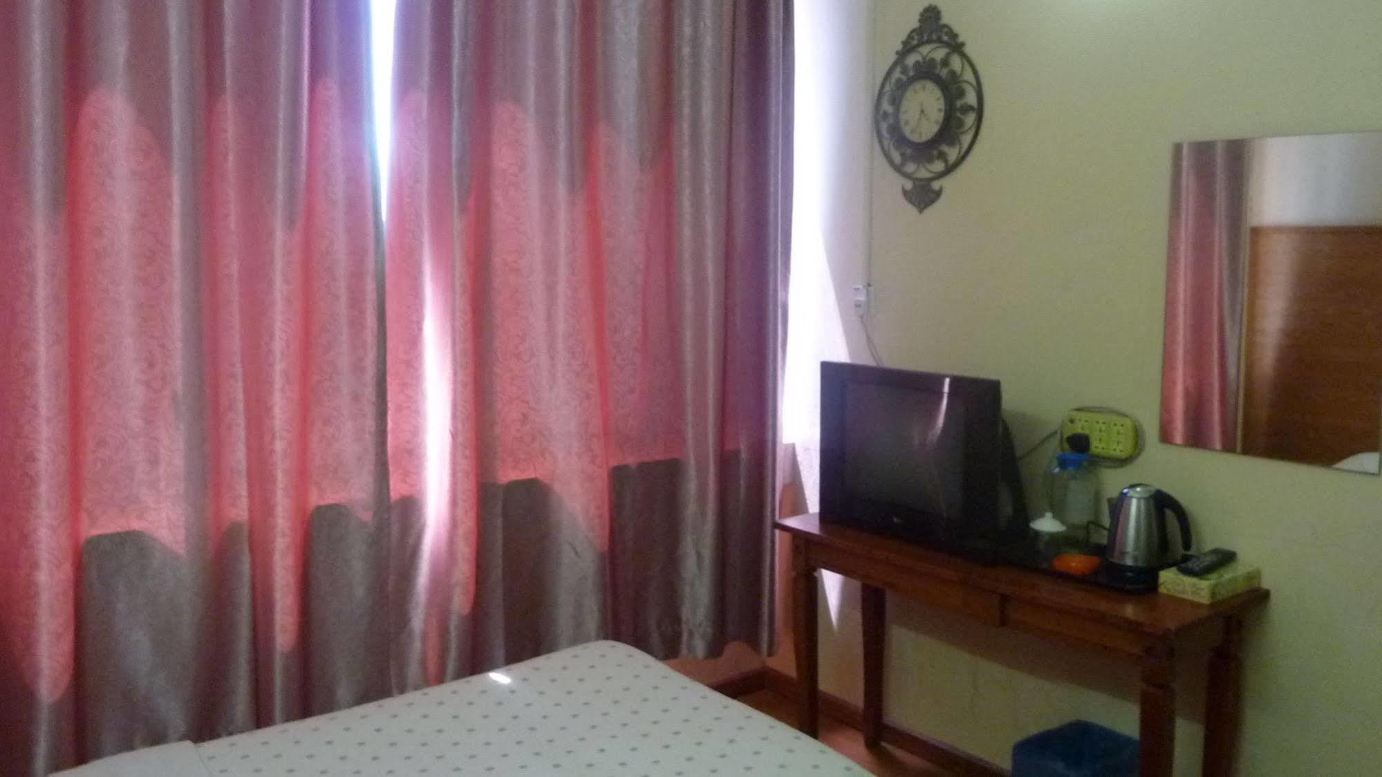 Hotel 7 Hung Hung 2*